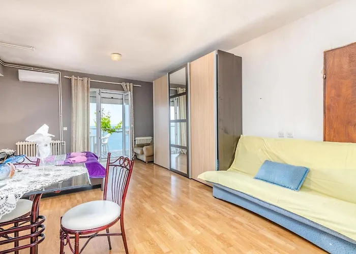 Lovely In * Stara Baška